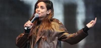 Collien Fernandes bei Demo gegen sexualisierte Gewalt: »Mauern des Schweigens einreißen«