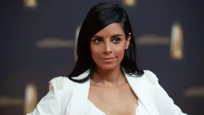 Collien Fernandes entfernt Ulmen-Tattoo in Doku: Symbolischer Neustart nach schweren Vorwürfen