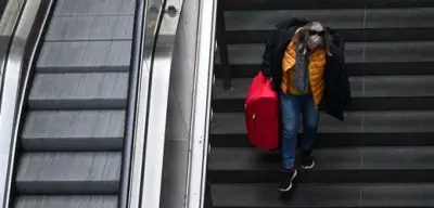 Deutsche Bahn meldet Fortschritte bei Rolltreppen-Reparaturen am Berliner Hauptbahnhof