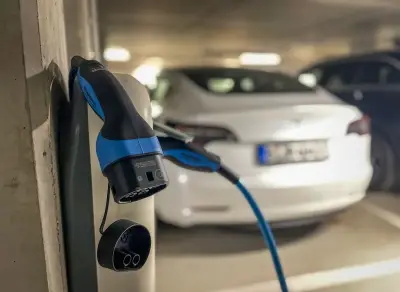 E-Auto-Laden für Mieter: Rechte, Lösungen und Kosten im Überblick
