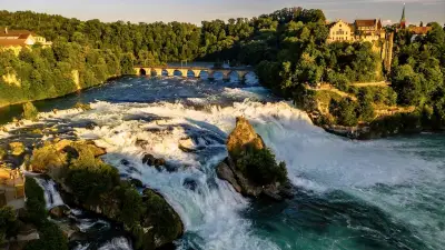 Europas größter Wasserfall: Warum der Rheinfall bei Schaffhausen ein unvergessliches Erlebnis ist