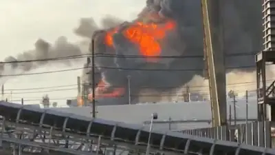 Explosion in texanischer Ölraffinerie: Lauter Knall und Flammen in Port Arthur