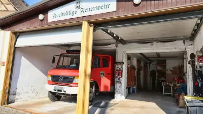 Feuerwehr Beyernaumburg erhält modernen Anbau: Innenministerin Zieschang besichtigt Baupläne