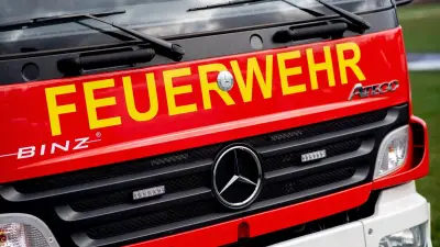 Feuerwehrleute versammeln sich in Neukalen zum traditionellen Floriansgottesdienst