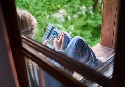 Frankreichs Senat stimmt für Verbot sozialer Medien für unter 15-Jährige