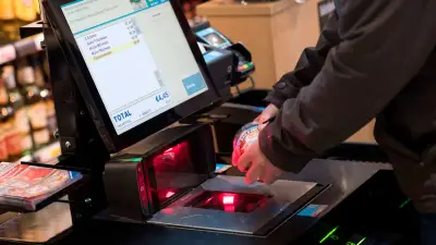 Frust an der SB-Kasse: Warum Selbstbedienung oft zur Geduldsprobe wird