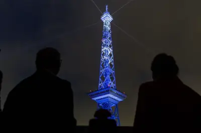 Funkturm Berlin feiert 100-jähriges Jubiläum mit spektakulärer Lichtshow