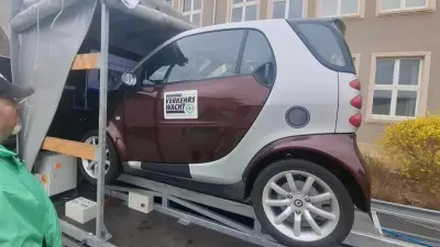 Handy-Ablenkung im Simulator: Verkehrswacht warnt Berufsschüler vor Unfallrisiken