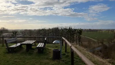Höchster Aussichtsturm der Uckermark entsteht: Brüssow blickt bald von neuer Pyramide übers Wasser