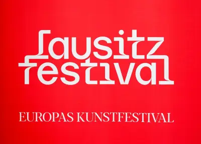 Lausitz Festival 2026: Hamlet im Flugzeughangar mit Harfouch und Schubert