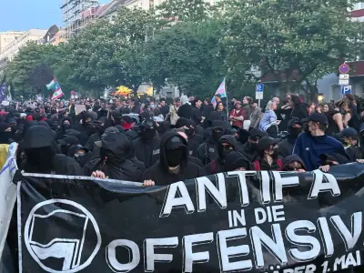 Linksradikale Szene mobilisiert mit aggressiven Parolen für 1.-Mai-Demo in Berlin