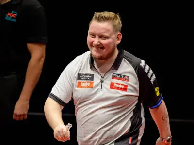 Martin Schindler zieht abgezockt ins Achtelfinale der Belgian Darts Open ein