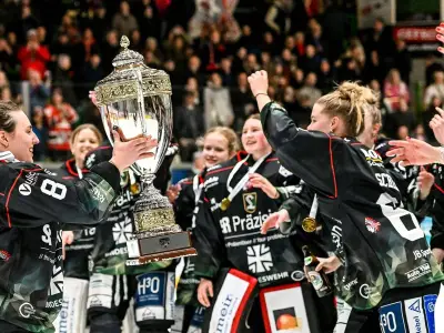 Memmingen holt Frauen-Eishockey-Meisterschaft vor fast 3000 Fans