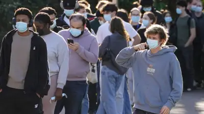 Meningitis-Ausbruch in Südengland: Tausende Studenten erhalten Impfungen nach Todesfällen