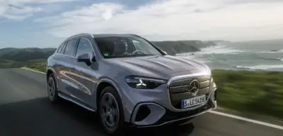 Mercedes GLC kontert BMW iX3: Elektro-SUV-Duell mit traditionellem Schwaben-Charme