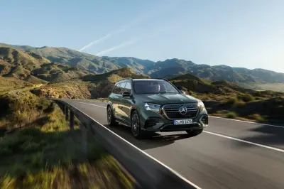 Mercedes GLE und GLS erhalten Facelift mit E-Booster und neuem Cockpit