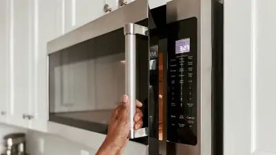 Mikrowelle stumm schalten: So deaktivieren Sie die nervigen Pieptöne