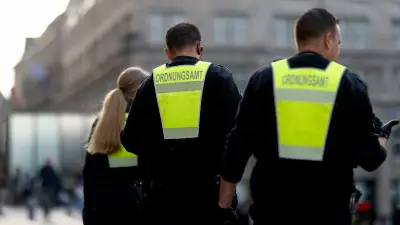 Mordkommission ermittelt: Mann fährt Knöllchen-Kontrolleur in Remscheid um