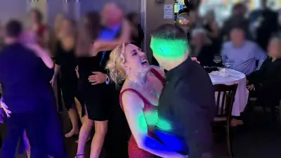 Nach neun Jahren Ehe: Frau feiert Scheidung mit rauschender Party für 90 Gäste