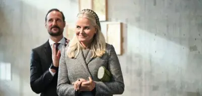 Norwegens Kronprinzessin Mette-Marit gesteht Fehler in Epstein-Freundschaft