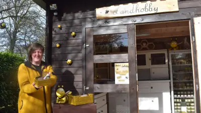 Osterfest bei Landhobby: Vier Generationen präsentieren handgemachte Imkereiprodukte in Groß Stove