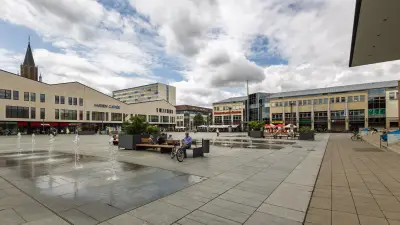 Polizei sucht Zeugen: Unbekannter schlägt 12-jährigen Jungen in Neubrandenburg