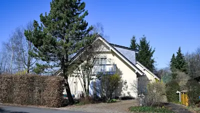 Reicher Anwalt beim Joggen überfahren: Witwe in U-Haft, Einbrecher plündern Villa