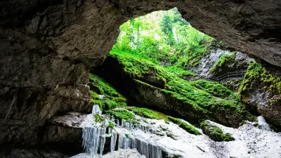 Rumäniens unterirdischer Gletscher: Ein Naturwunder wächst seit Jahrtausenden