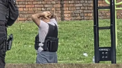 Tödliches Missverständnis: Vater mit Sportweste fast von Polizei erschossen