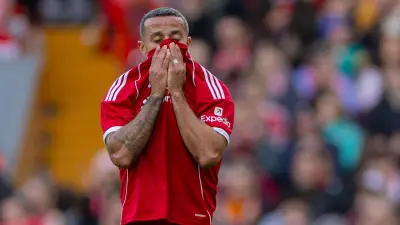 Thiagos Tränen bei Klopps Rückkehr: Bewegende Gedenkminute für Diogo Jota in Anfield