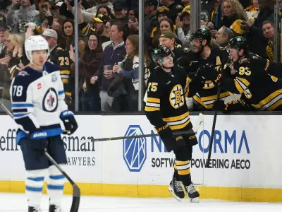 Traumstart für Reichel: Deutsches NHL-Debüt mit Tor und Assist für Boston