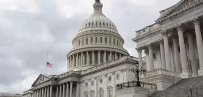 Umstrittener Austausch: Russische Duma-Abgeordnete erhalten in Washington Trump-Socken als Geschenk