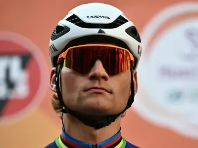 Van der Poel triumphiert erneut: Dritter E3-Sieg in Folge nach nervenaufreibendem Finale