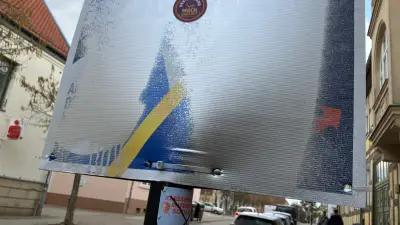 Vandalismus vor Uckermark-Wahl: Mann zerstört AfD-Plakat in Templin