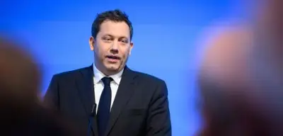 Vizekanzler Klingbeil kritisiert Deutschland als blockiertes Land und plant Reformpaket mit Kanzler Merz