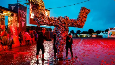 Wacken Open Air 2026: Hanfschäben und feste Platten gegen den Matsch