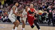 Andreas Obst erhält Mega-Vertrag: FC Bayern ehrt Basketball-Star wie Fußball-Legenden