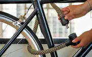 Bauhaus-Design inspiriert modernes Fahrradschloss: Leipziger Hersteller Texlock ehrt 100-jähriges Jubiläum