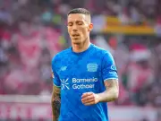 Bayer Leverkusen: Grimaldo verpasst Bayern-Spiel nach Gelber Karte - Kritik am Schiedsrichter