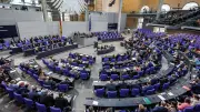 Bundestag debattiert Spritpreisbremse: Kartellamt soll mehr Macht gegen Öl-Multis erhalten