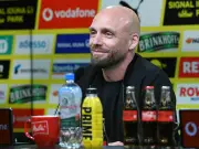 BVB-Sportdirektor Book klärt Namensverwirrung: 'Den Nils habe ich vor 30 Jahren abgeschafft'