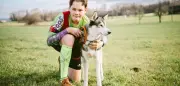 Canicross: Henrik und sein Husky Tyras als unschlagbares Team bei Zughunderennen