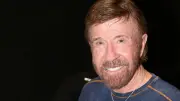 Chuck Norris im Alter von 86 Jahren verstorben: Eine Legende verlässt die Erde
