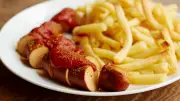 Currywurst-Check enthüllt: Nur 83 Cent Gewinn pro Gericht für Wirte