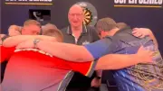 Darts-Profis inszenieren kuriosen Chelsea-Spott bei Turnierauftakt
