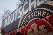 DFB-Teambus mit 5.000 Fannamen: So fahren die Fans symbolisch zur WM mit
