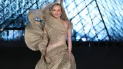 Diane Kruger verzaubert beim Grand Dîner du Louvre in Paris mit Iris van Herpen Robe