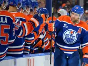 Draisaitl trifft und verletzt sich: Oilers-Star nach Hit gegen Bande ausgewechselt