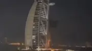 Drohnen-Angriff auf Dubai: Burj Al Arab Hotel getroffen - Ausreisechaos am Flughafen