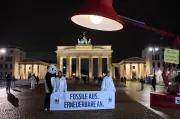 Earth Hour 2026: Weltweite Dunkelheit für den Klimaschutz - Brandenburger Tor dabei